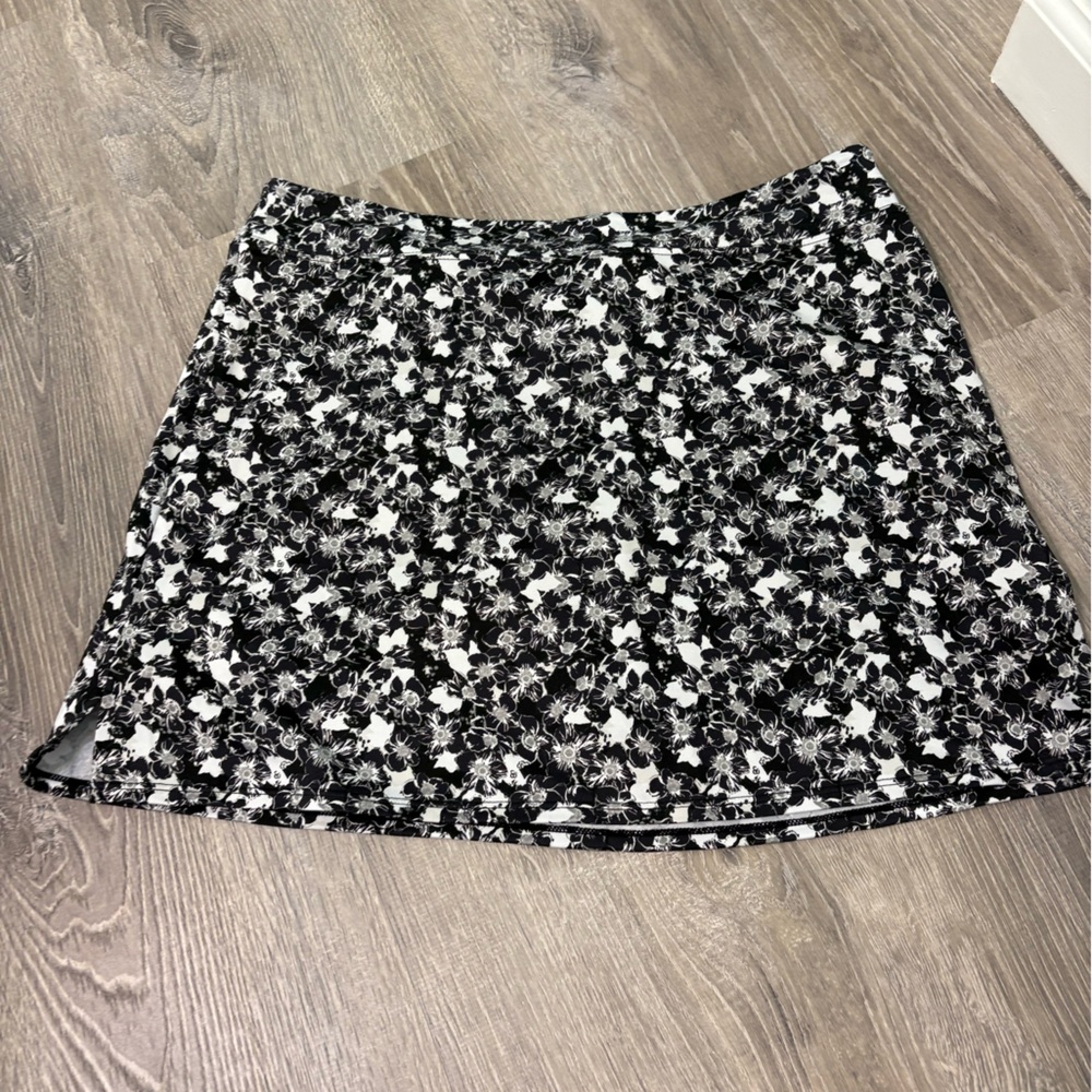 Black and White Floral Athletic Skirt